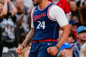 Kaiyun- 哈登在快船比赛中惊险取胜,回归赛场引发热议的是谁 