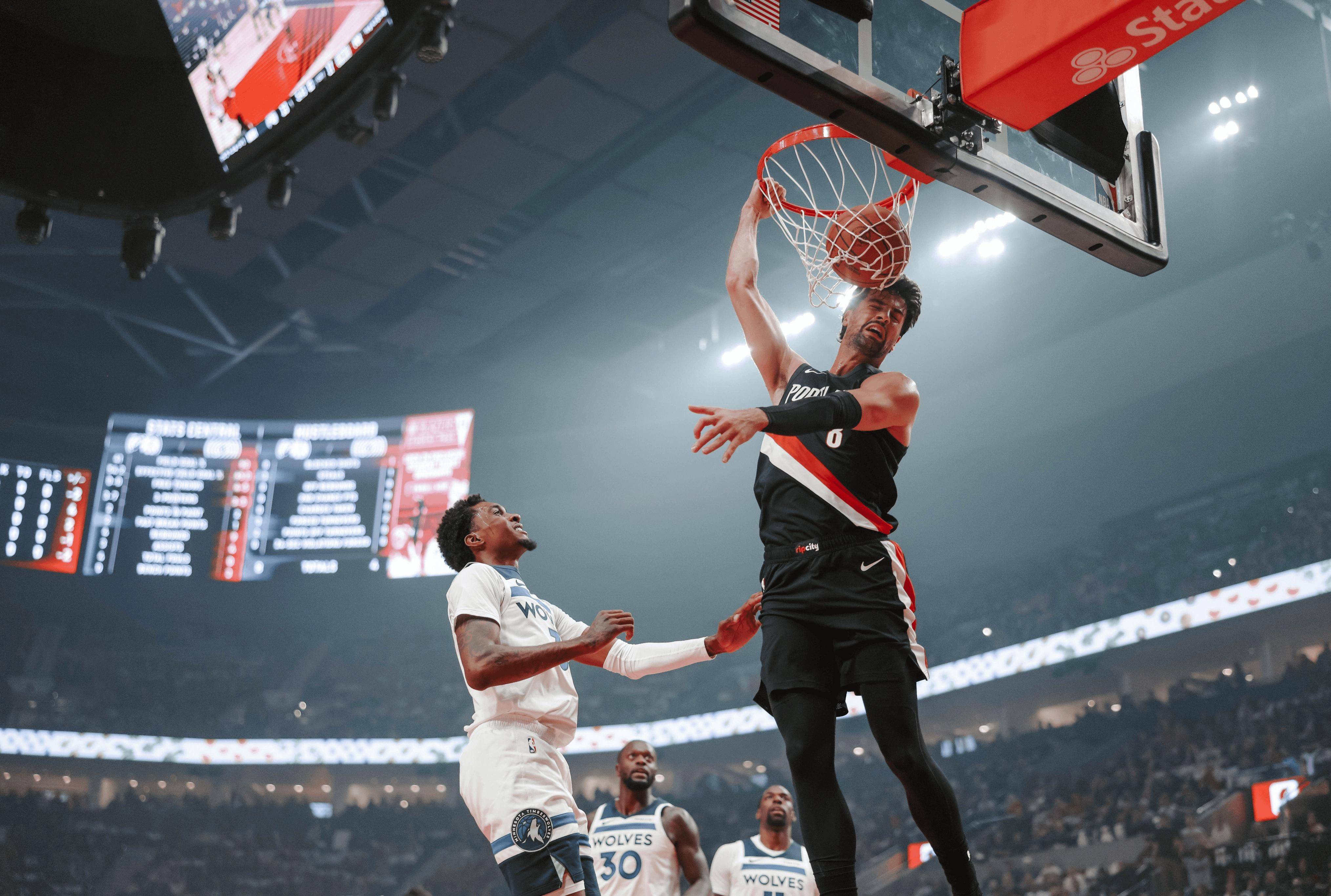 包含CBA季后赛赛程吃紧；明尼苏达森林狼赛后再遭质疑；球迷炸锅；赛季目标并未改变的词条